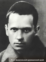 Федор Абрамов после тяжелого ранения и блокадного госпиталя. Ленинград, 1942 года
